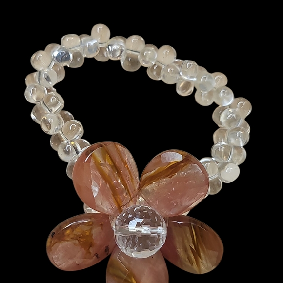 Elegant Floral Beaded Bracelet - Picture 1 of 3
